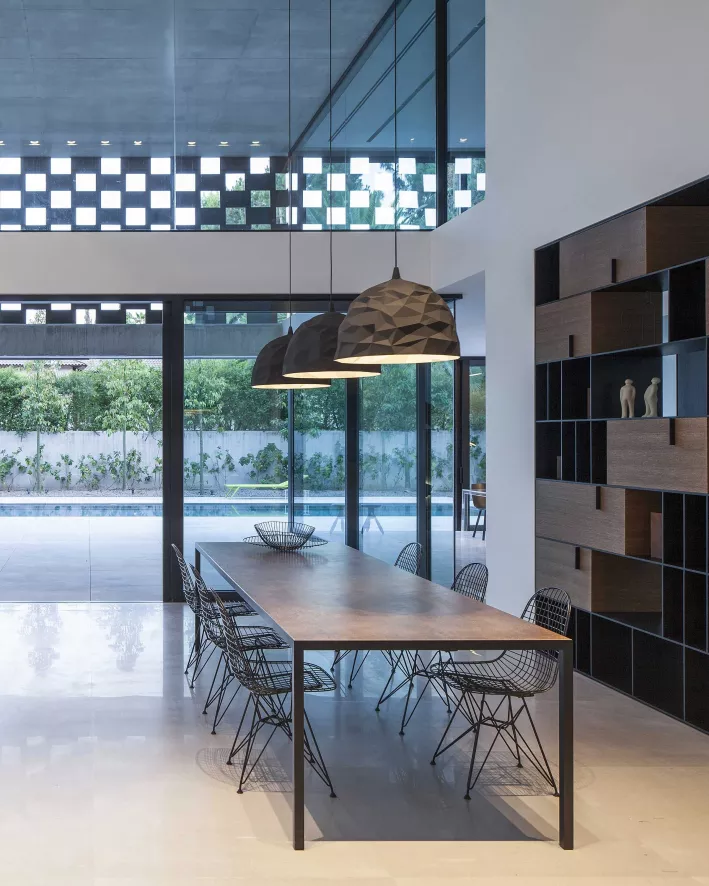 Vitra Eames Wire Chair DKR Stoel Wit Gepoedercoat Onderstel 8 Vitra Eames Wire Chair DKR Stoel Wit Gepoedercoat Onderstel - Afbeelding 6