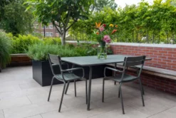 Fermob Luxembourg Tuintafel 143x80 Poppy -Flos || EMU Winkel x886x886 binnenkijker tuinvanhera 16.jpg.pagespeed.ic .anMCfTIK u