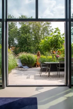 Fermob Luxembourg Tuintafel 143x80 Liquorice -Flos || EMU Winkel x886x886 binnenkijker tuinvanhera 25.jpg.pagespeed.ic .JUqLRNy21h 1