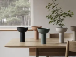 Blomus Miyabi Vaas Ø17 Nomad 18 Blomus Miyabi Vaas Ø17 Nomad -Flos || EMU Winkel x886x886 blomus miyabi vaas 173.jpg.pagespeed.ic . wFQ3k5cU