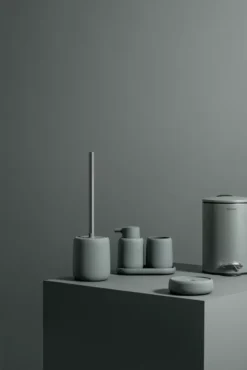 Blomus Sono Tray/dienblad Tan -Flos || EMU Winkel x886x886 blomus sono pedaalemmer 5l9.jpg.pagespeed.ic .TcvAZFOpuO 1