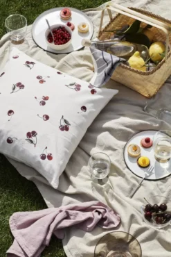 Broste Copenhagen Gracie Tafelkleed 160x200 Pure White -Flos || EMU Winkel x886x886 broste copenhagen gracie tafelkleed 160x2007.jpg.pagespeed.ic .7BBMlU 0Fp