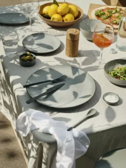 Broste Copenhagen Nordic Dinerbord Ø26 Nordic Sand -Flos || EMU Winkel x886x886 broste copenhagen nordic theelepel5.jpg.pagespeed.ic .uIUdwh2TOR