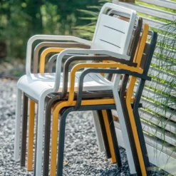 Emu Urban Armchair Tuinstoel Donkerblauw -Flos || EMU Winkel x886x886 emu urban armchair stoel sfeer.jpg.pagespeed.ic .7eQ8y Zqu5