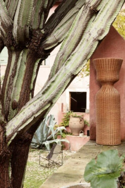 Ferm Living Agnes Plantenbak 90 -Flos || EMU Winkel x886x886 ferm living agnes plantenbak 906.jpg.pagespeed.ic .rh7E 8eYVJ