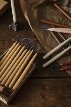 Ferm Living Dipped Kaars Set Van 8 Brown -Flos || EMU Winkel x886x886 ferm living dipped kaars set van 84.jpg.pagespeed.ic .Mh8Hdc4YSn