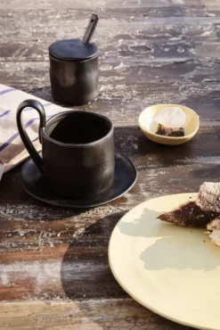 Ferm Living Flow Bord Medium Ø22 Zwart -Flos || EMU Winkel x886x886 ferm living flow bord medium5.jpg.pagespeed.ic .pJSHk3UUnh