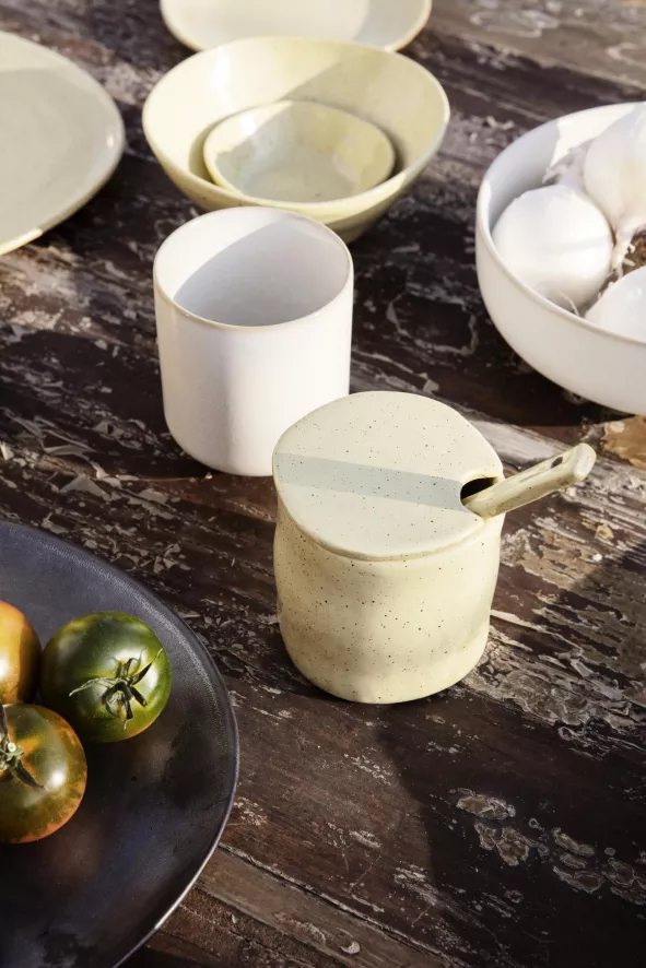 Ferm Living Flow Schaal Small Ø9 Off-white Speckle 11 Ferm Living Flow Schaal Small Ø9 Off-white Speckle - Afbeelding 9