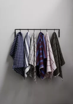 Ferm Living Hale Yarn-dyed Theedoek Chocolate/Bright Blue -Flos || EMU Winkel x886x886 ferm living hale yarn dyed theedoek18.jpg.pagespeed.ic .HBZ6ysPErT