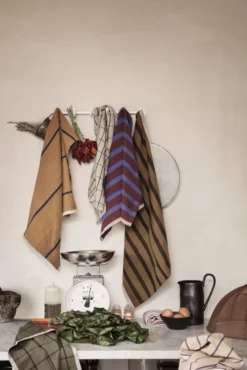 Ferm Living Hale Yarn-dyed Theedoek Chocolate/Bright Blue -Flos || EMU Winkel x886x886 ferm living hale yarn dyed theedoek26.jpg.pagespeed.ic .mTdyKq82f6