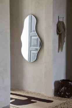 Ferm Living Pond Spiegel Organisch Large Brass -Flos || EMU Winkel x886x886 ferm living pond spiegel organisch large.jpg.pagespeed.ic .rzhki87v5B