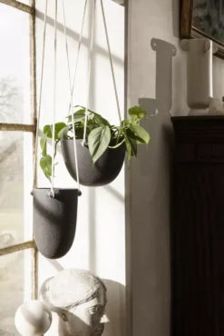 Ferm Living Speckle Bloempot Hangend Large Off-white -Flos || EMU Winkel x886x886 ferm living speckle bloempot hangend small7.jpg.pagespeed.ic .M8ATe2BPPO