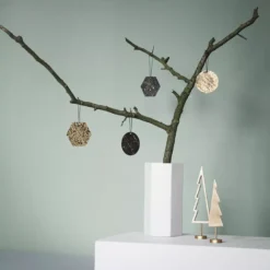 Ferm Living Winterland Tree Kerstdecoratie Outline Brass -Flos || EMU Winkel x886x886 ferm living winterland tree woondecoratie7.jpg.pagespeed.ic .cSbsuJgh W