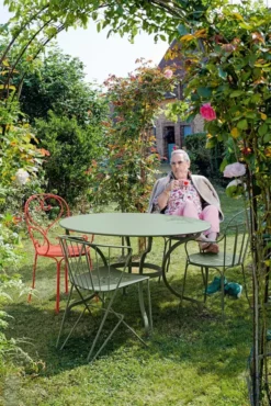 Fermob 1900 Tuinstoel Met Armleuning Cactus -Flos || EMU Winkel x886x886 fermob 1900 tuinstoel met armleuning26.jpg.pagespeed.ic .nH6LFZIaCL