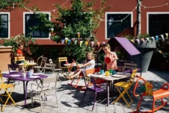 Fermob Luxembourg Kinder Tuinstoel Acapulco Blue -Flos || EMU Winkel x886x886 fermob adada schommelpaard29.jpg.pagespeed.ic .jewretxBsk 1