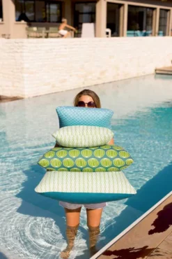 Fermob Envie D'ailleurs Outdoor Bananas Kussen 70x70 Plum -Flos || EMU Winkel x886x886 fermob envie d ailleurs outdoor bananas kussen 70x704.jpg.pagespeed.ic .oeQbPm27 x