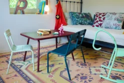 Fermob Luxembourg Kinder Tuinstoel Acapulco Blue -Flos || EMU Winkel x886x886 fermob luxembourg kinder tuinstoel19.jpg.pagespeed.ic .6vVOVYRZND 1