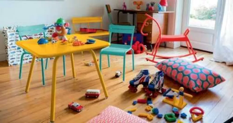 Fermob Luxembourg Kinder Tuintafel 57x57 Deep Blue 5 Fermob Luxembourg Kinder Tuintafel 57x57 Deep Blue - Afbeelding 3