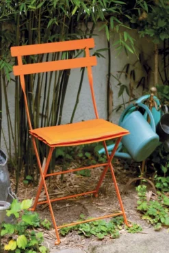 Fermob Luxembourg Zitkussen 37x41 Almond Green -Flos || EMU Winkel x886x886 fermob luxembourg zitkussen sfeer 3.jpg.pagespeed.ic .VdkBMCWa03