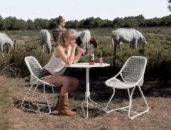 Fermob Sixties Tuinstoel Onderstel Cotton White, Zitting Cotton White -Flos || EMU Winkel x886x886 fermob sixties stoel sfeer 3.jpg.pagespeed.ic .uI1Hjn7Pof