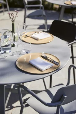 Fermob So'o Tuintafel Ø117 Dark Blue -Flos || EMU Winkel x886x886 fermob so o tuintafel 117 rond26.jpg.pagespeed.ic .pl vNgGOAI