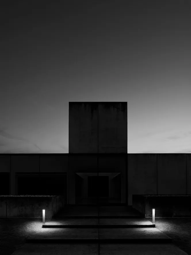 Flos Casting C 100x200 Sokkellamp LED 2700K Antraciet 6 Flos Casting C 100x200 Sokkellamp LED 2700K Antraciet - Afbeelding 4