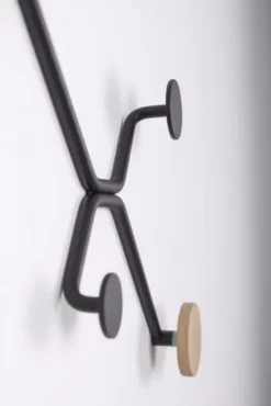 Gazzda Hook Kapstok Binnenhoek Roze -Flos || EMU Winkel x886x886 gazzda hook kapstok rechte muur7.jpg.pagespeed.ic .0AbiJ3rYHO 1