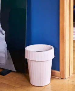 Hay Shade Bin Prullenbak Black 24 Hay Shade Bin Prullenbak Black -Flos || EMU Winkel x886x886 hay shade bin prullenbak7.jpg.pagespeed.ic .WNSK9wqLgi