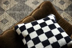 HKliving Black And White Statement Woolen Kussen 50x50 -Flos || EMU Winkel x886x886 hkliving black and white statement woolen kussen 50x505.jpg.pagespeed.ic .FqrhwHMY Y