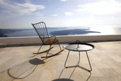 Houe Eyelet Bijzettafel Medium 60 White -Flos || EMU Winkel x886x886 houe paon schommelstoel6.jpg.pagespeed.ic .678ymUzx2j