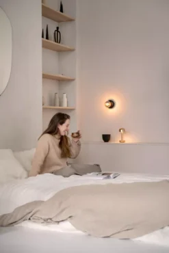 Humble Bee Wandlamp Oplaadbaar Goud Opaal -Flos || EMU Winkel x886x886 humble bee wandlamp oplaadbaar1.jpg.pagespeed.ic .JICw BVtBx