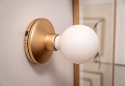 Humble Bee Wandlamp Oplaadbaar Goud Opaal -Flos || EMU Winkel x886x886 humble bee wandlamp oplaadbaar15.jpg.pagespeed.ic .yjvPJbhSEf