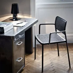 Kartell Take Tafellamp Blauw 16 Kartell Take Tafellamp Blauw -Flos || EMU Winkel x886x886 kar 9050q7 kartell take sfeer1 600x600.jpg.pagespeed.ic .ZGY5l0Bu22