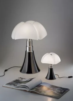 Martinelli Luce Pipistrello Mini Tafellamp LED Paarsrood -Flos || EMU Winkel x886x886 martinelli luce pipistrello sfeer 12.jpg.pagespeed.ic .TLBbg2XgwH