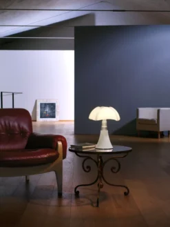 Martinelli Luce Pipistrello Mini Tafellamp LED Paarsrood -Flos || EMU Winkel x886x886 martinelli luce pipistrello sfeer 13.jpg.pagespeed.ic .HSHYNrmtB3