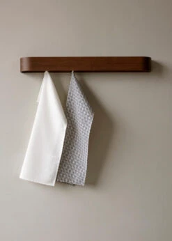 Audo Copenhagen Troides Theedoek Set Van 2 Burnt Sienna/wit -Flos || EMU Winkel x886x886 menu troides theedoek set van 25.jpg.pagespeed.ic .NlYI9C3Hqw