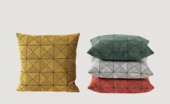 Muuto Tile Kussen Groen 45x45 -Flos || EMU Winkel x886x886 muuto tile kussen sfeer 1.jpg.pagespeed.ic .R NB5HQGCV