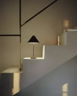 New Works Brolly Tafellamp LED Oplaadbaar Zwart -Flos || EMU Winkel x886x886 new works brolly tafellamp led oplaadbaar5.jpg.pagespeed.ic .jqxaGDJ1nx