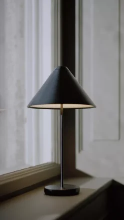 New Works Brolly Tafellamp LED Oplaadbaar Zwart -Flos || EMU Winkel x886x886 new works brolly tafellamp led oplaadbaar8.jpg.pagespeed.ic .feCilG09sS