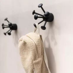 Nofred Wall Bug Kapstok Ø16 Grijs -Flos || EMU Winkel x886x886 nofred wall bug kapstok17.jpg.pagespeed.ic .sj21OWBAPR