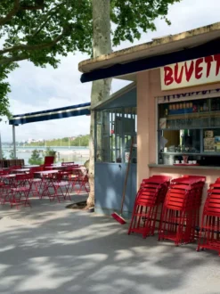 Fermob Bistro Tuintafel 71x71 Clay Grey -Flos || EMU Winkel x886x886 p48bistrosbastienerome1.jpg.pagespeed.ic .NhrzORCEKZ