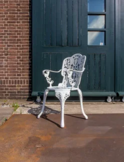 Seletti Industry Garden Tuinstoel Met Armleuning Wit -Flos || EMU Winkel x886x886 seletti industry garden tuinstoel met armleuning3.jpg.pagespeed.ic . uuoGv2esx