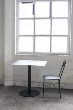 Serax Bistro By Bea Mombaers Eettafel 80x80 -Flos || EMU Winkel x886x886 serax bistro tafel 80x803.jpg.pagespeed.ic .qf0R827qv