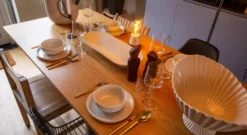 Ferm Living Fountain Centrepiece Schaal -Flos || EMU Winkel x886x886 tafel dekken in scandinavische stijl 1.jpg.pagespeed.ic .8pkg VPMkm