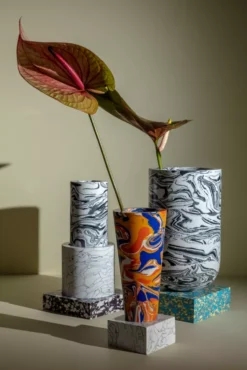 Tom Dixon Swirl Vaas Small -Flos || EMU Winkel x886x886 tom dixon swirl vaas small5.jpg.pagespeed.ic . 6y1VWFAP5