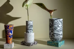 Tom Dixon Swirl Vaas Small -Flos || EMU Winkel x886x886 tom dixon swirl vaas small6.jpg.pagespeed.ic .cG DLfZFSi