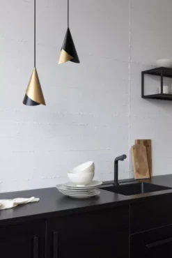 Umage Cornet Hanglamp Slate Staal -Flos || EMU Winkel x886x886 umage cornet hanglamp met zwart snoer5.jpg.pagespeed.ic .CzqvXG qtn