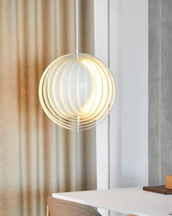 Verpan Moon Large Hanglamp Ø44.5 -Flos || EMU Winkel x886x886 verpan moon large hanglamp2.jpg.pagespeed.ic .Wwa5Nmg3et