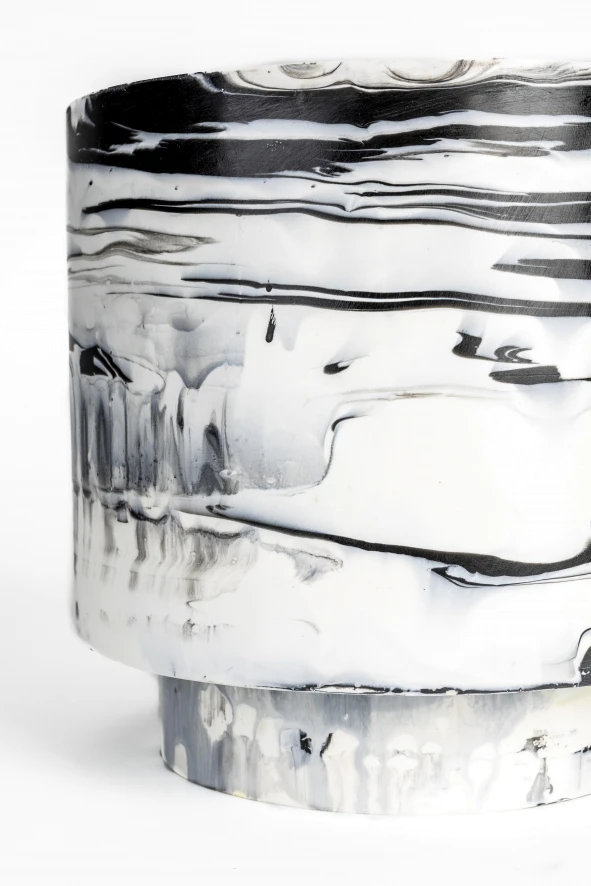 Zuiver Conic Bloempot Ø24.5 Black/white 4 Zuiver Conic Bloempot Ø24.5 Black/white - Afbeelding 2